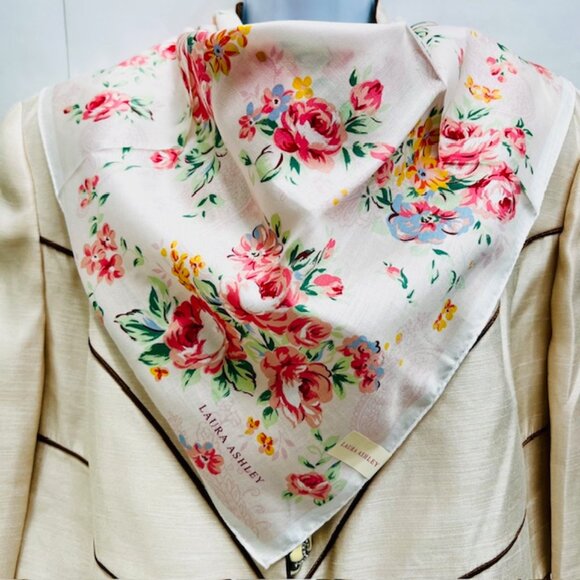 Laura Ashley Accessories - BeautifulLaura Ashley  Mini Scarf/Handkerchief 23"x23" Peach Pink  Floral (Sc17)